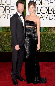 Adam-Levine-Behati-Prinsloo-Golden-Globe-Awards-2015